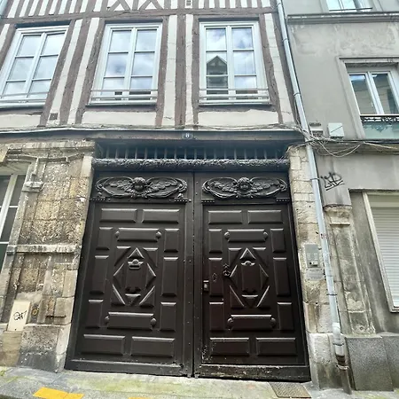 Le Notaire De -333